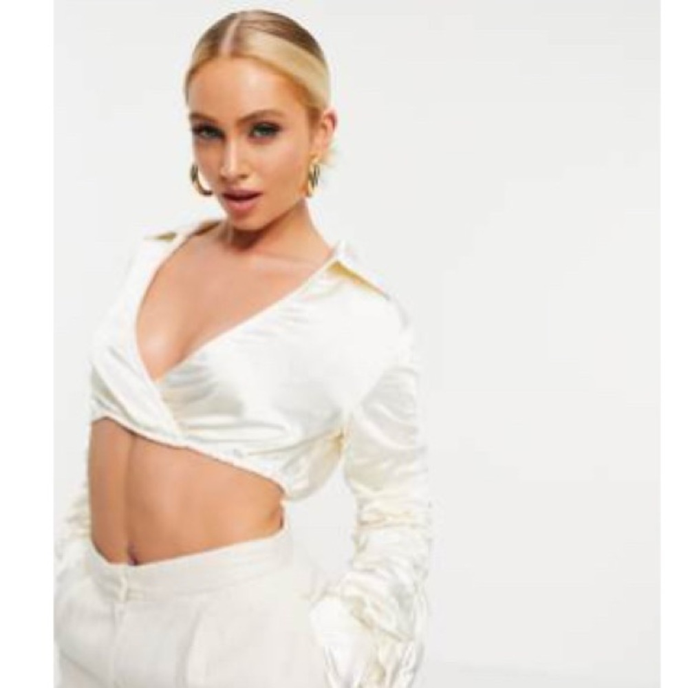 Ei8th Hour exclusive ruched sleeve crop top in buttercream NWT